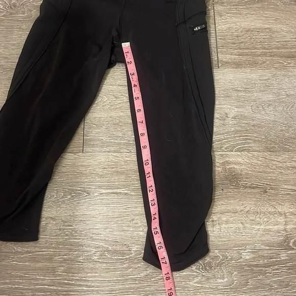 Lululemon athletica size 4 black crop leggings side zip pocket tulip hem capri - Picture 9 of 10